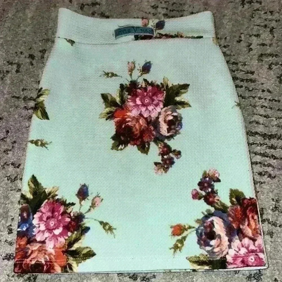 Girls Pencil Skirt Little‎ V Men no size but fits a 4 - Picture 3 of 3